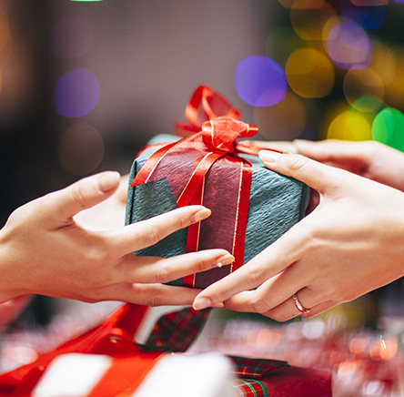 Send Christmas Hampers to Spain